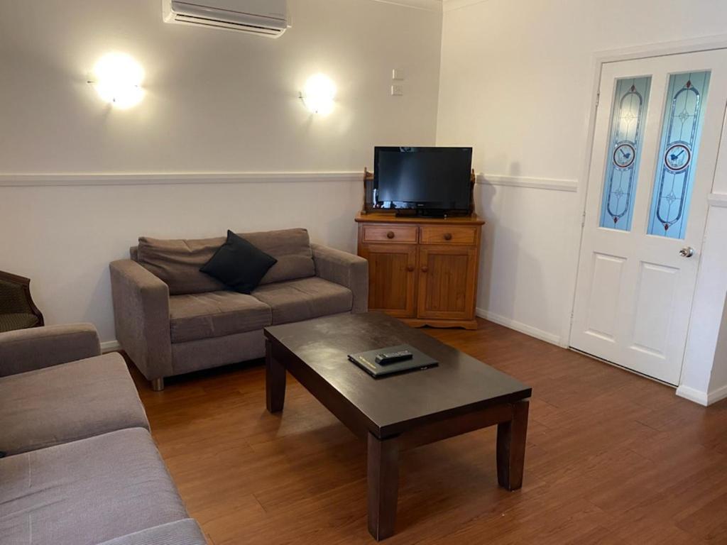 The Esplanade Motel Lakes Entrance Zewnętrze zdjęcie